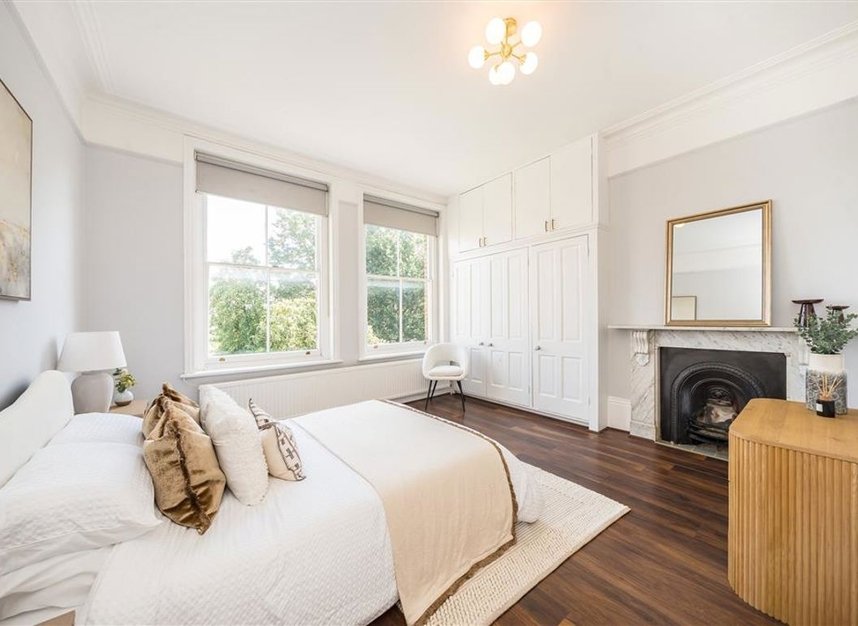 Properties for sale in Cavendish Road - SW12 0BL view6