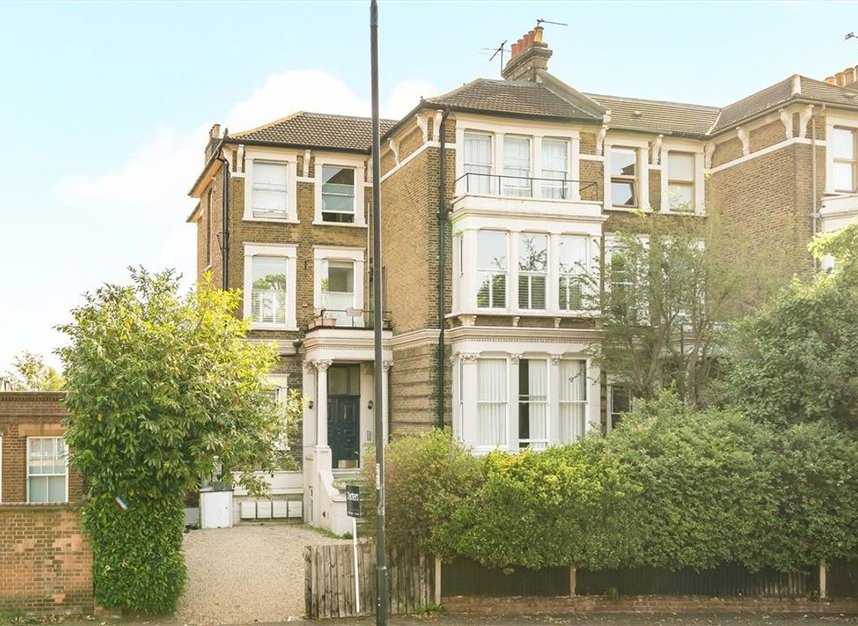 Properties for sale in Cavendish Road - SW12 0BL view1