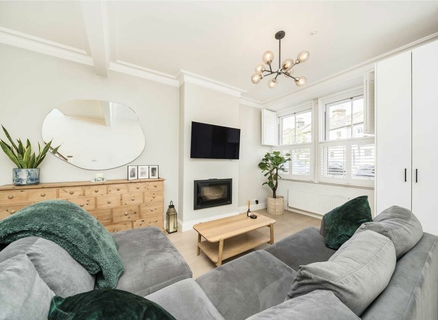 Properties sold in Caxton Road - SW19 8SJ view2