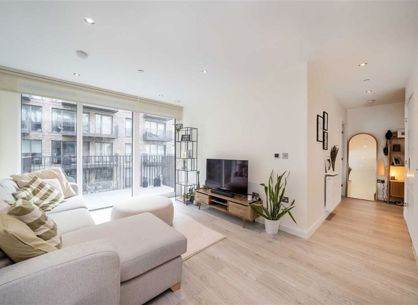 Properties for sale in Cendal Crescent - E1 2GA view5