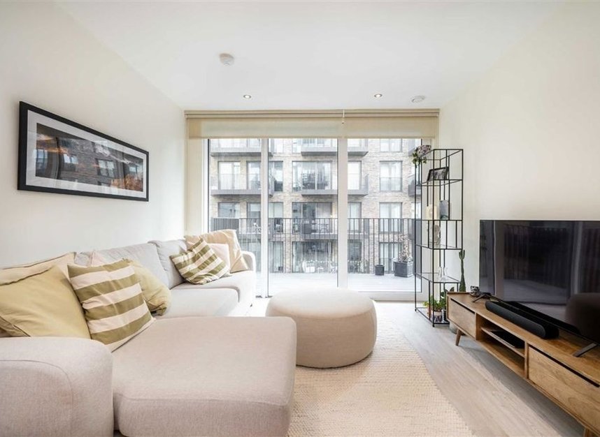 Properties for sale in Cendal Crescent - E1 2GA view2