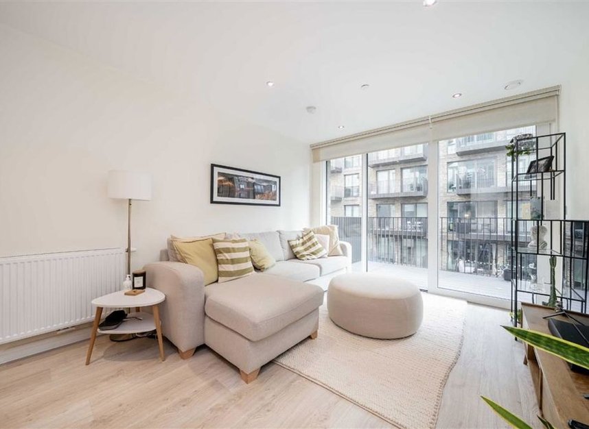 Properties for sale in Cendal Crescent - E1 2GA view3