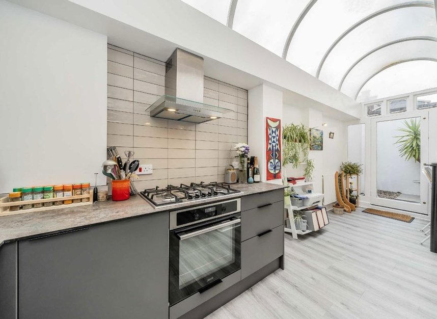 Properties for sale in Chancellors Road - W6 9RS view5