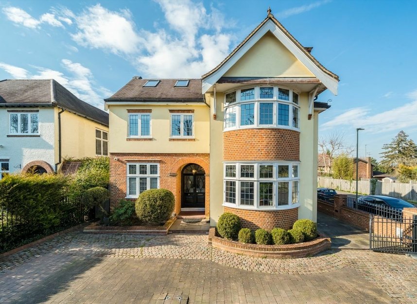 Chandos Avenue, London, N20