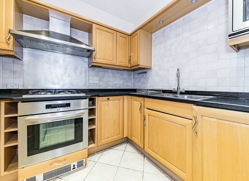 Properties sold in Chapman Square - SW19 5QW view3