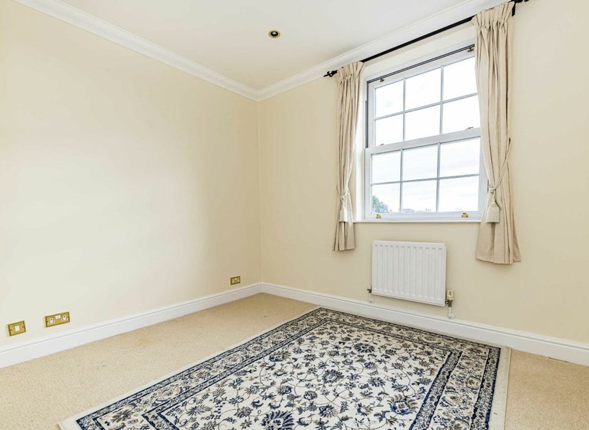 Properties sold in Chapman Square - SW19 5QW view5
