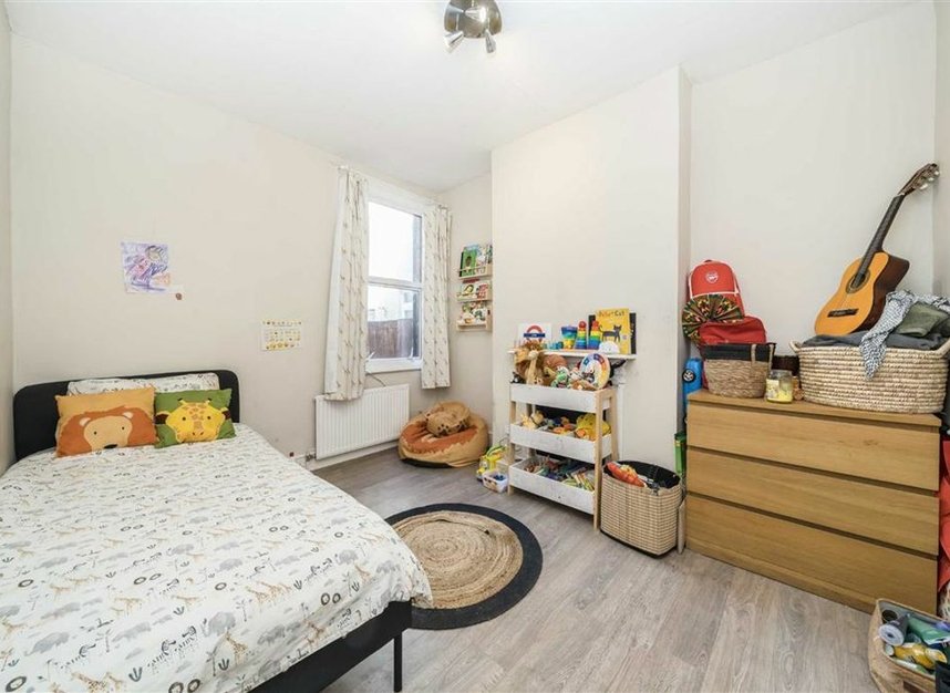 Properties for sale in Chapter Road - NW2 5NG view5