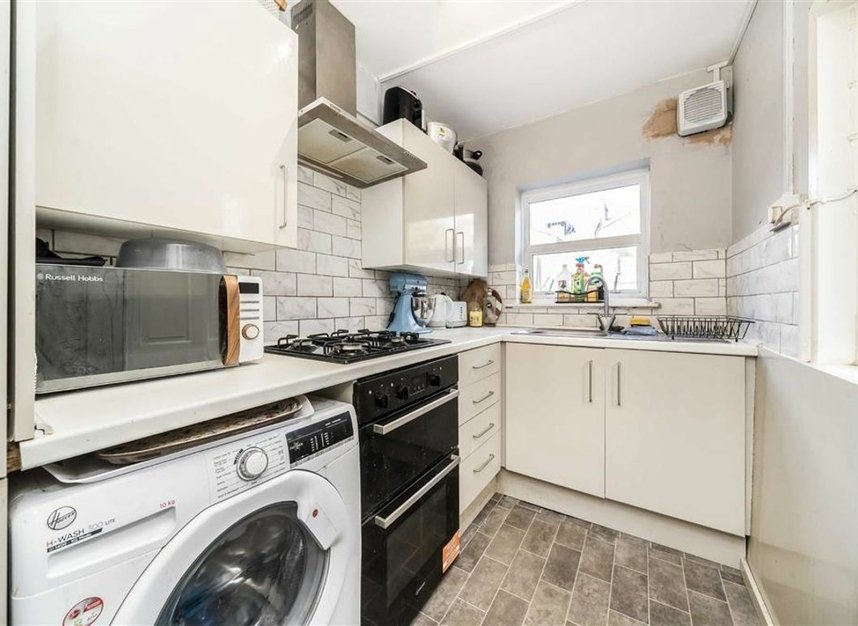 Properties for sale in Chapter Road - NW2 5NG view3