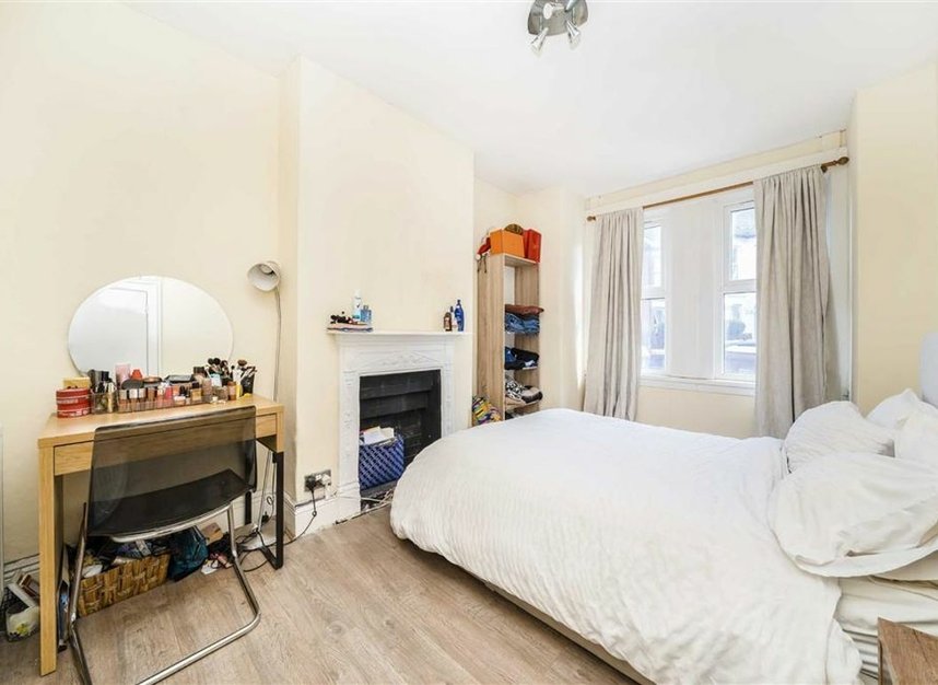 Properties for sale in Chapter Road - NW2 5NG view4