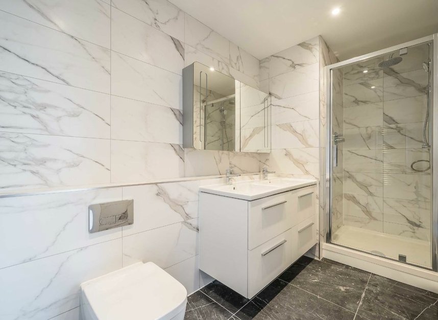 Properties for sale in Chatfield Road - SW11 3UL view4