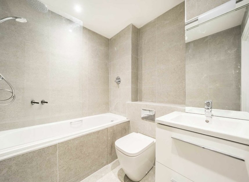 Properties for sale in Chatfield Road - SW11 3UL view6