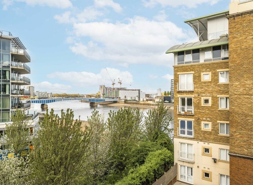 Properties for sale in Chatfield Road - SW11 3UL view10