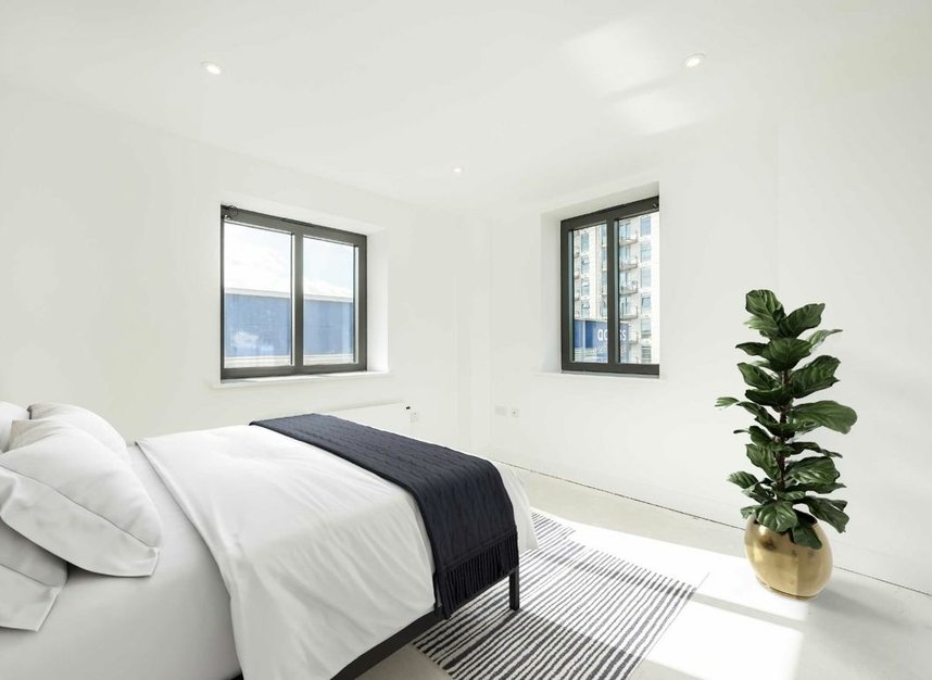 Properties for sale in Chatfield Road - SW11 3UL view5