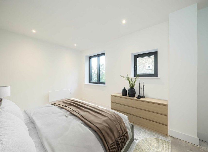 Properties for sale in Chatfield Road - SW11 3UL view7