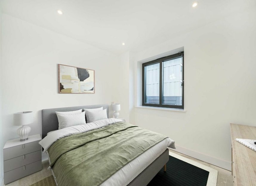Properties for sale in Chatfield Road - SW11 3UL view6