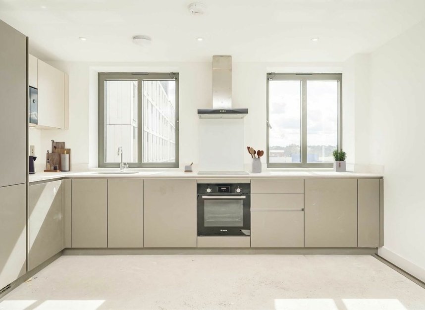 Properties for sale in Chatfield Road - SW11 3UL view1
