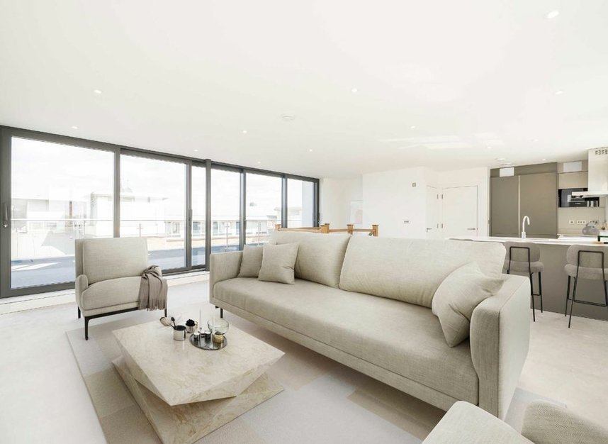 Properties for sale in Chatfield Road - SW11 3UL view3