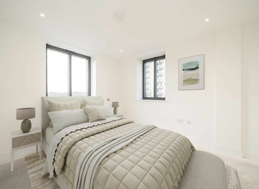 Properties for sale in Chatfield Road - SW11 3UL view5