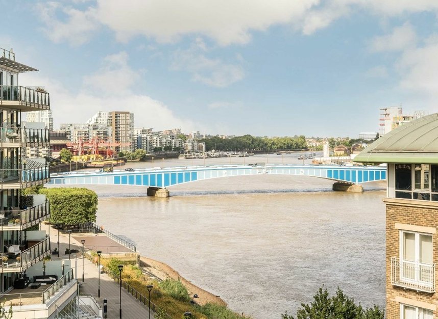 Properties for sale in Chatfield Road - SW11 3UL view10