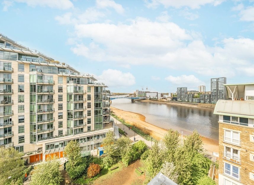 Properties for sale in Chatfield Road - SW11 3UL view9