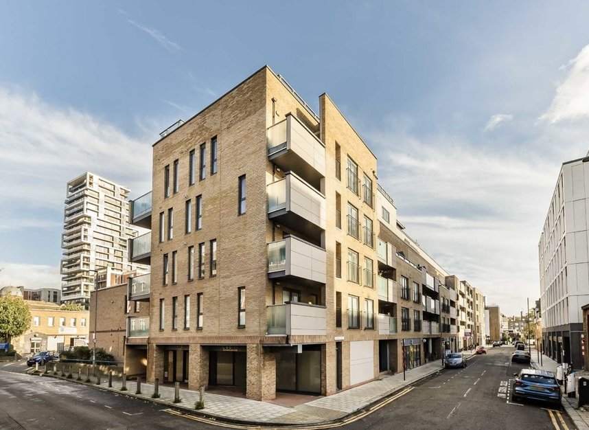 Flat for sale in Chatfield Road, London, SW11 (Ref 215001) Dexters