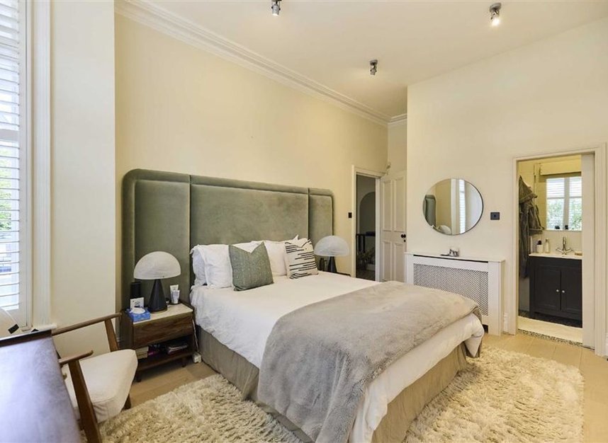 Flat for sale in Chatsworth Road, London, NW2 (Ref 225886) Dexters
