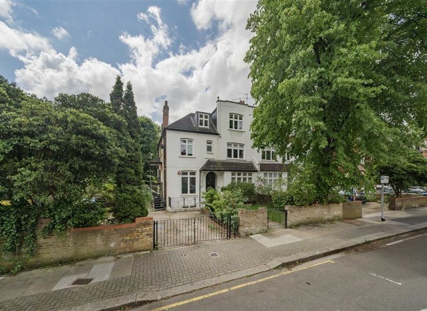 Flat for sale in Chatsworth Road, London, NW2 (Ref 225886) Dexters