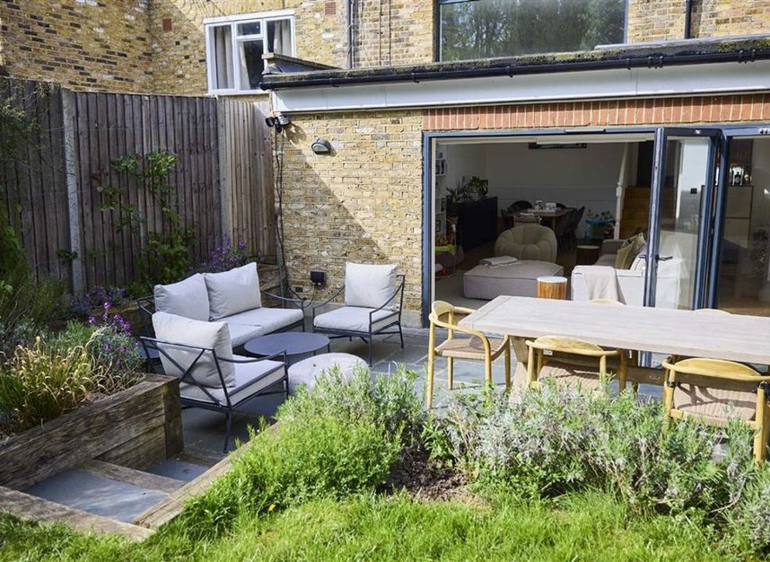 Flat for sale in Chatsworth Road, London, NW2 (Ref 225886) Dexters