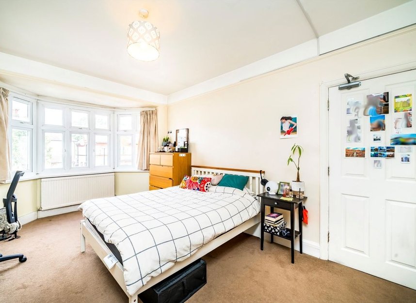 Properties for sale in Chatsworth Road - W4 3HY view6