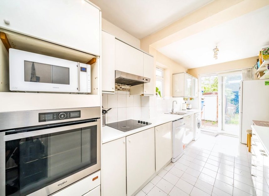 Properties for sale in Chatsworth Road - W4 3HY view3