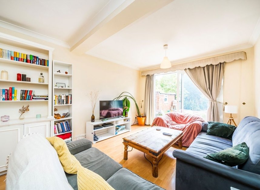 Properties for sale in Chatsworth Road - W4 3HY view2