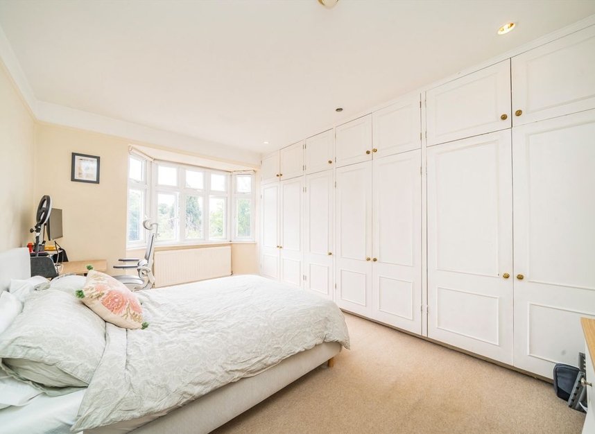 Properties for sale in Chatsworth Road - W4 3HY view4