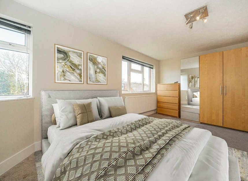 Properties for sale in Chelsea Close - TW12 1RS view3