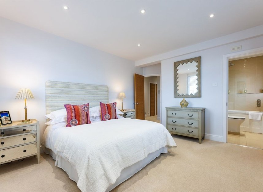 Flat for sale in Chelsea Manor Street, London, SW3 (Ref 258588) | Dexters