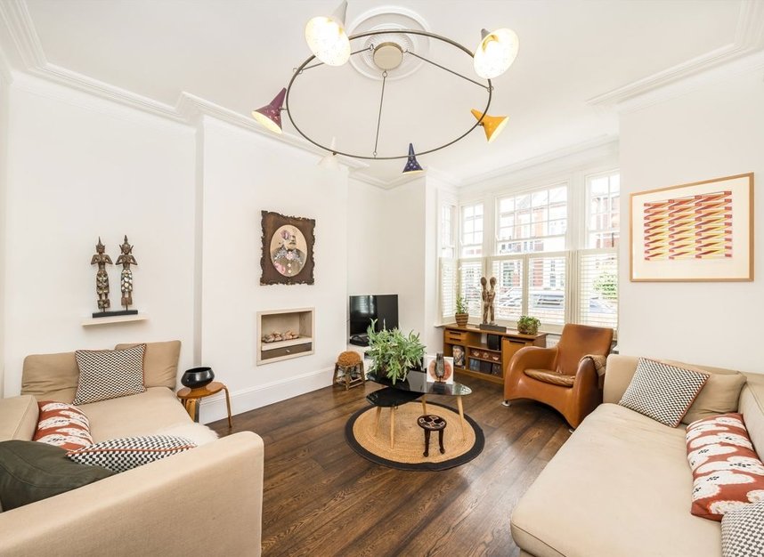 Properties for sale in Chelverton Road - SW15 1RH view2