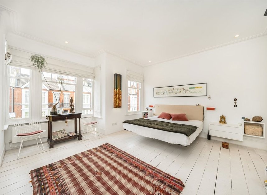 Properties for sale in Chelverton Road - SW15 1RH view5