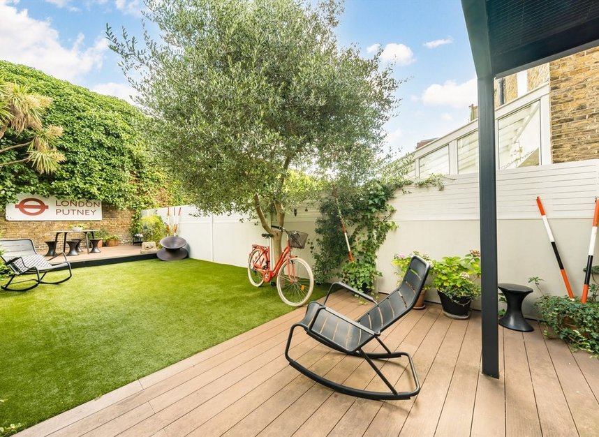 Properties for sale in Chelverton Road - SW15 1RH view8