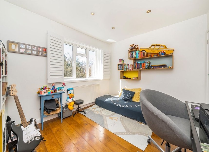 Properties for sale in Chesterfield Road - W4 3HQ view6