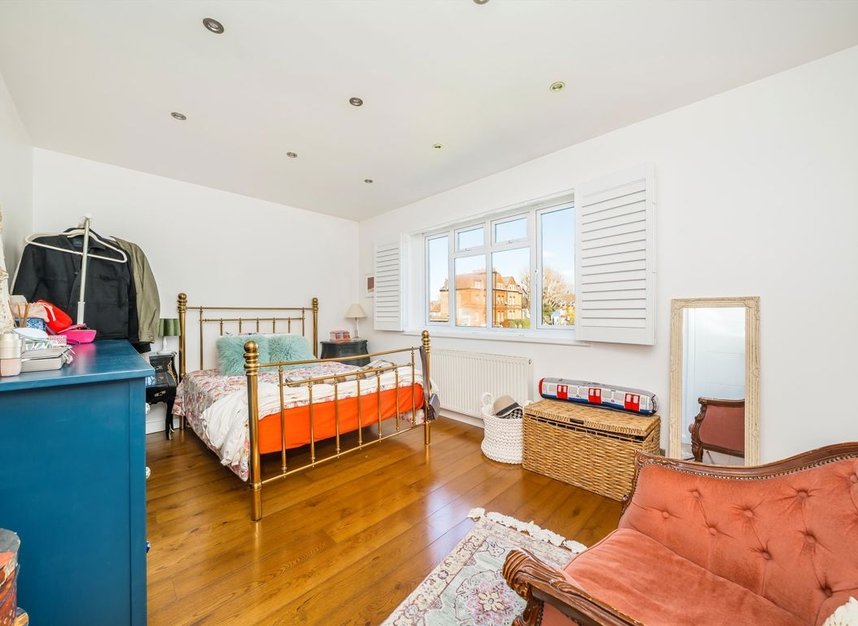 Properties for sale in Chesterfield Road - W4 3HQ view5