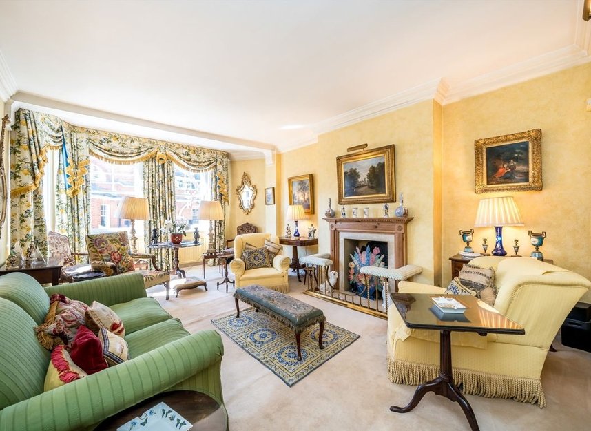 Properties sold in Cheyne Court - SW3 5TR view2
