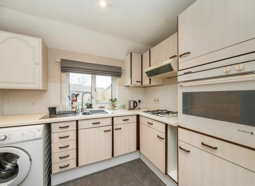 Properties for sale in Chichester Close - TW12 3QJ view3