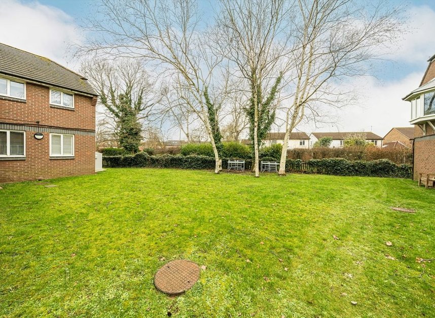 Properties for sale in Chichester Close - TW12 3QJ view5