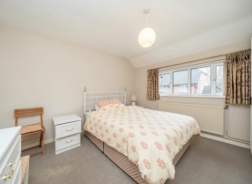 Properties for sale in Chichester Close - TW12 3QJ view4