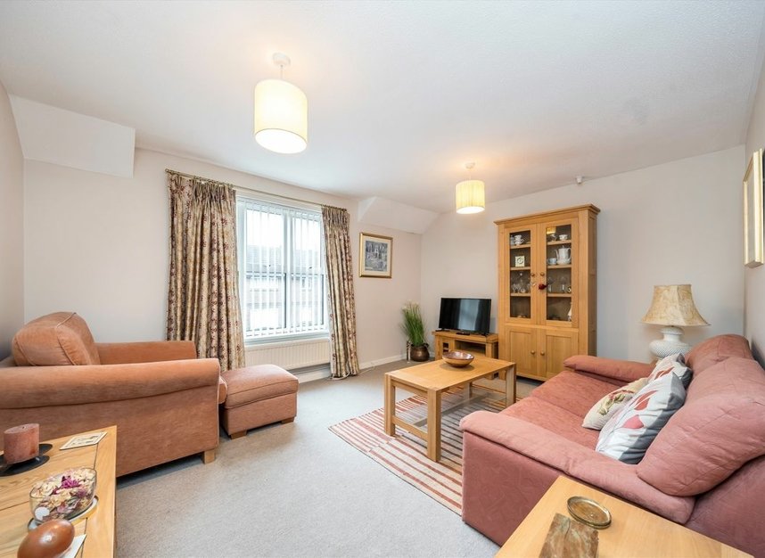Properties for sale in Chichester Close - TW12 3QJ view2