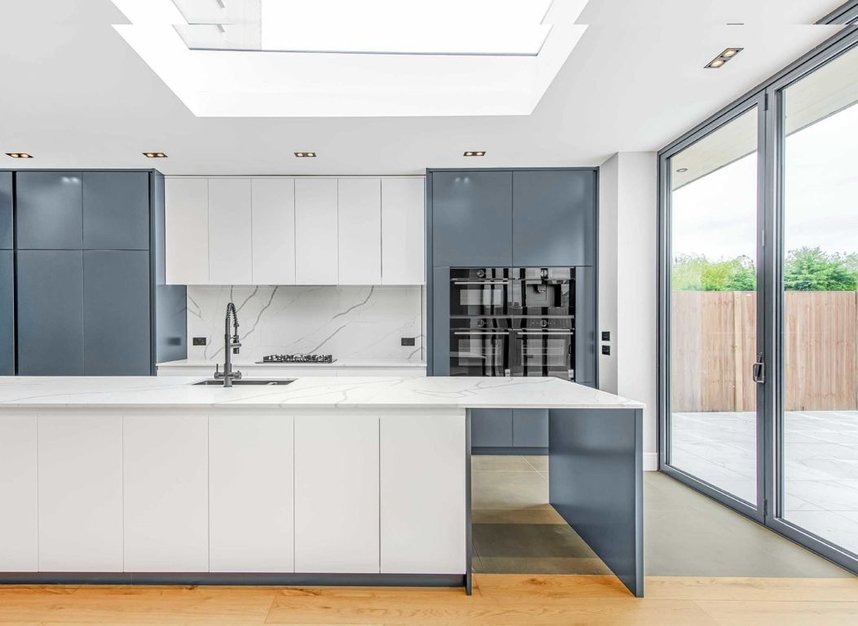 House semidetached for sale in Chiltern Drive, Surbiton, KT5 (Ref