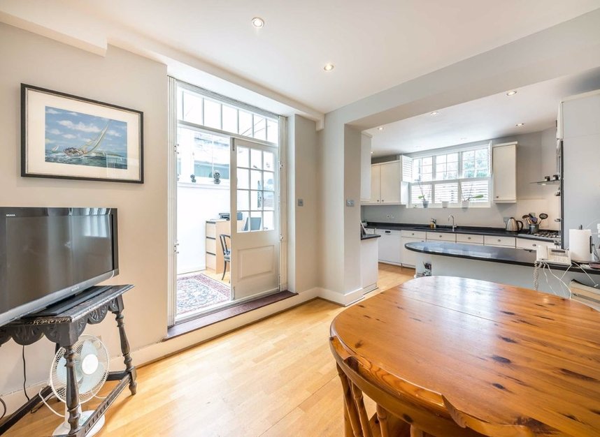 Properties for sale in Christchurch Street - SW3 4AN view5