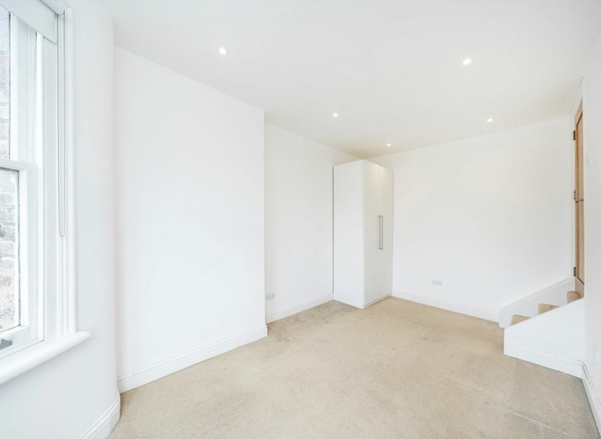 Properties sold in Church Crescent - N10 3NA view6