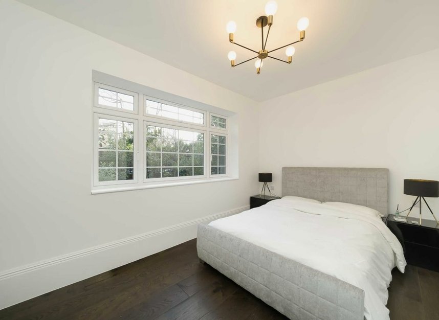 Properties sold in Church Path - N12 8RH view7