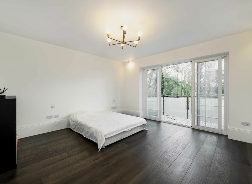 Properties sold in Church Path - N12 8RH view6