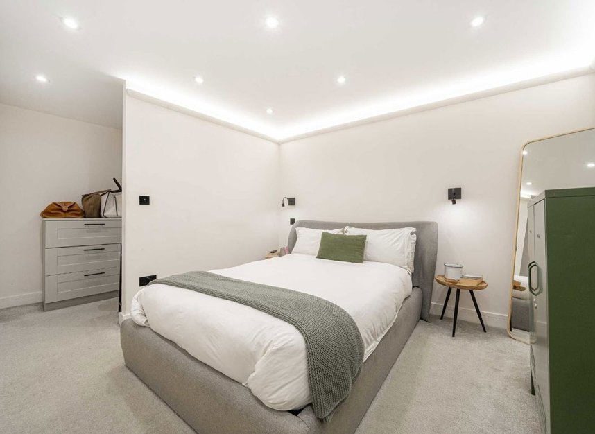 Properties for sale in Church Street - TW12 2GA view5